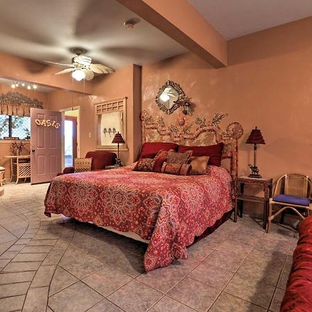 Exotic Home With Patio And Grill Walk To Canyon Lake! المظهر الخارجي الصورة