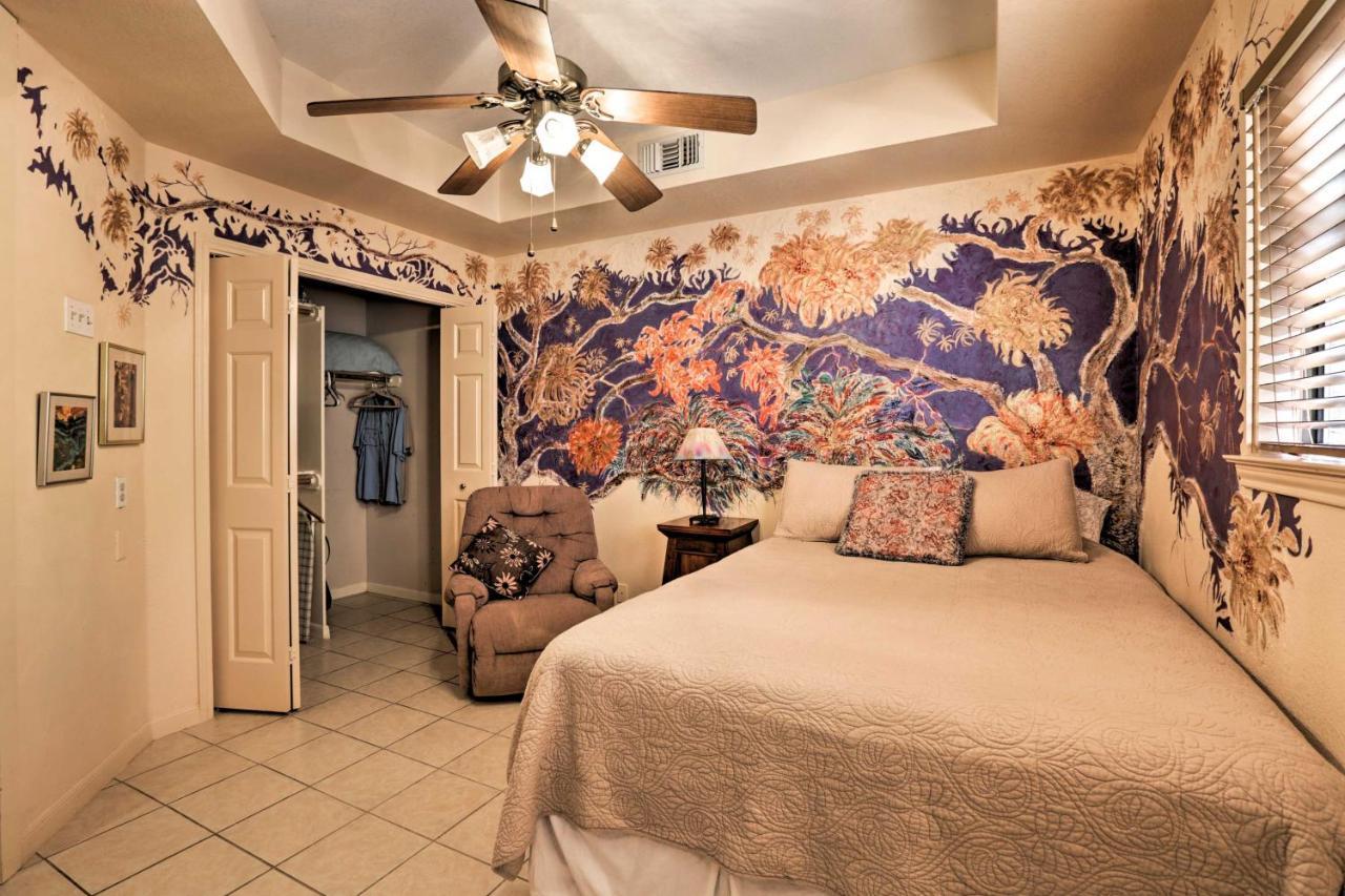 Exotic Home With Patio And Grill Walk To Canyon Lake! المظهر الخارجي الصورة